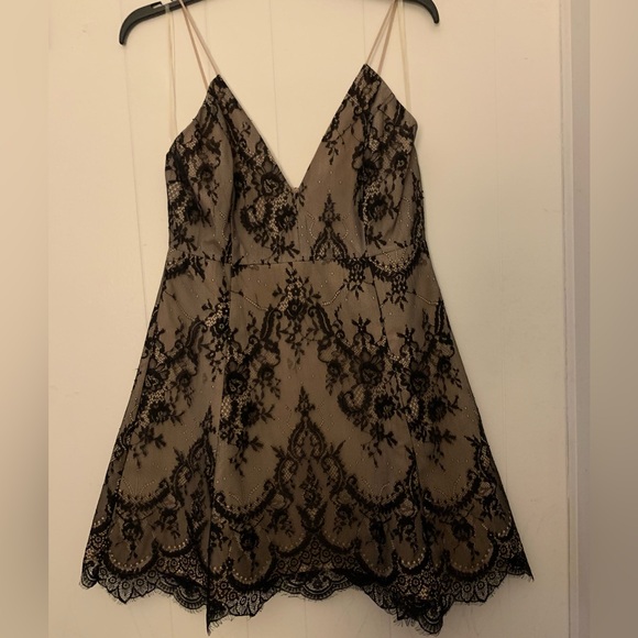Mustard Seed Dresses & Skirts - MUSTARD SEED Black Lace Overlay DRESS size L Spaghetti Straps Lined Nude base
